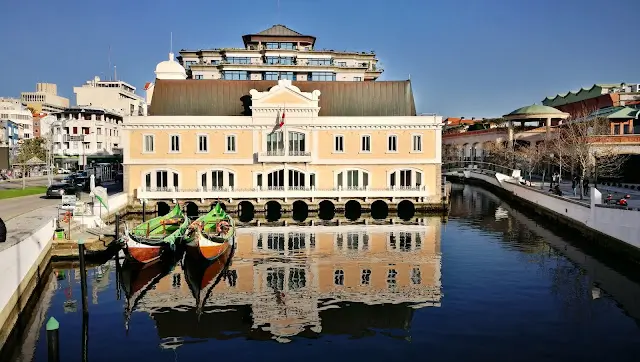 Ciekawe miejsca w Portugalii - Weneckie łodzie w Aveiro